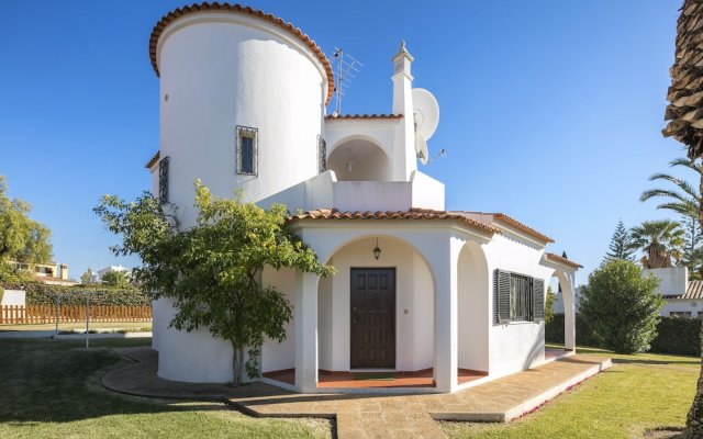 Casa Mestre, Vilamoura 3 Bedroom Villa With Private d Pool Air Con Free Wifi