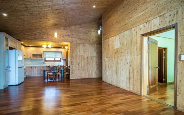 Witch's  broomstick Pension