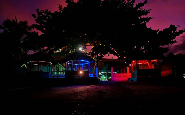 SmallFry's Beach Resort