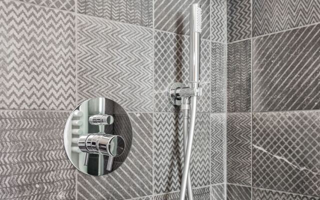 Hintown De Angeli's jewel