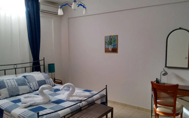 Tholos Bay Suites
