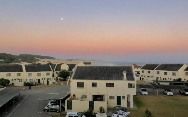 84 Settler Sands Beachfront Accommodation Sea View