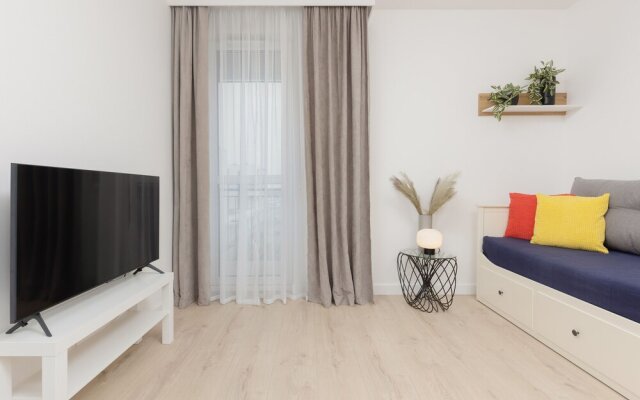 Piaseczno Modern Apartment by Renters