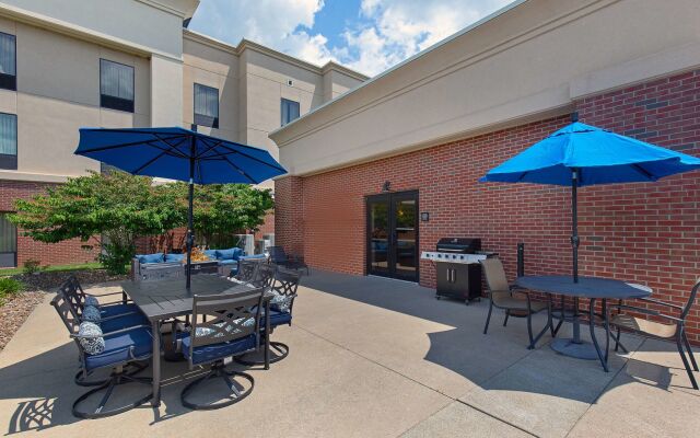 Hampton Inn & Suites Madisonville