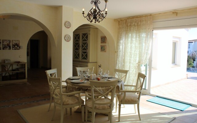 Villa 8003 Freser 4
