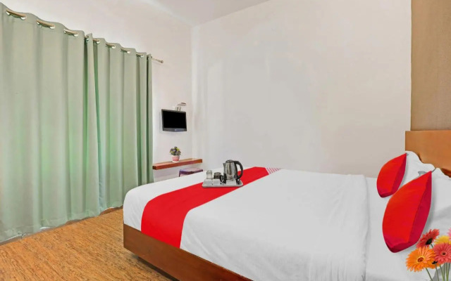 OYO 70390 Jayam Ooty Residency