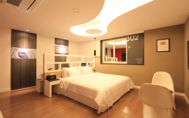 Couple Hotel
