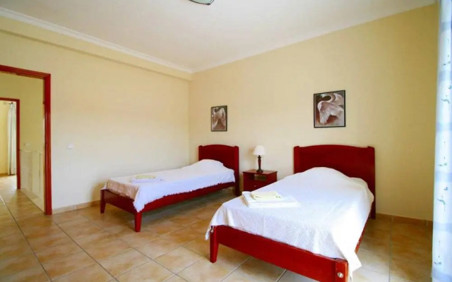 Villa In Albufeira, Portugal 101343