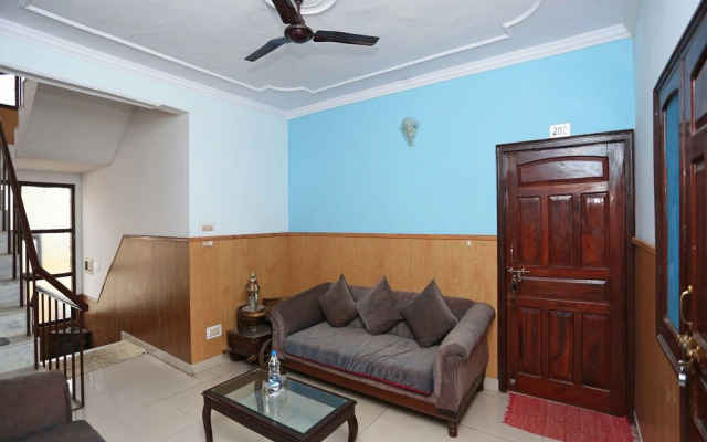 Oyo 14877 Alinda Guest House