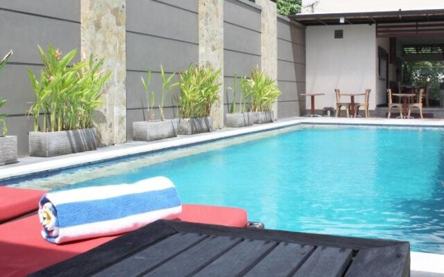 Svarna Suite Seminyak by Airy