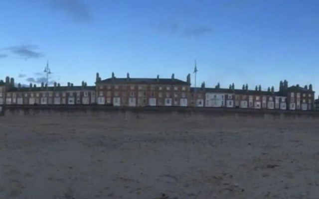 Moray Beachside Apartments