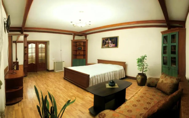 Apartment on Svobody 7
