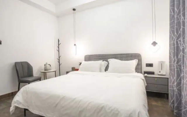 Xiangtan Xiaomimi E-sports Apartment