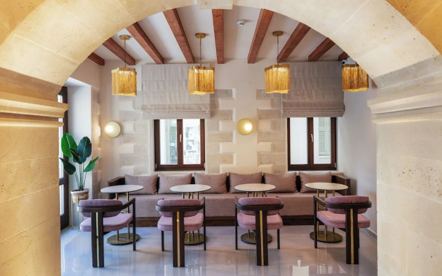 La Montre Luxury Boutique Suites