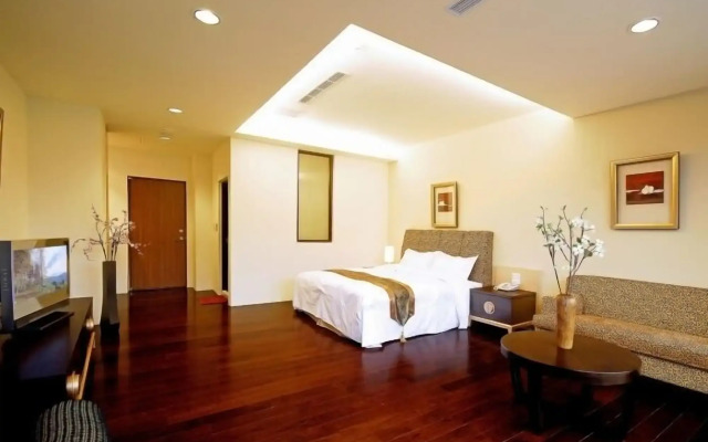 Sun Moon Lake Karuizawa Villa B&B