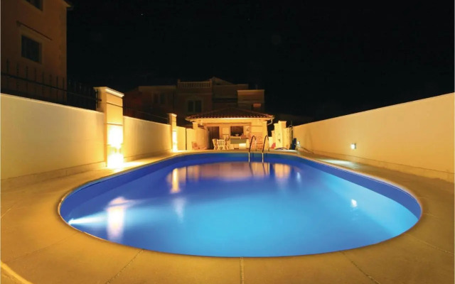 Holiday home Brodarica 2