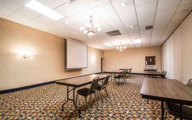 Quality Inn Morris I-80