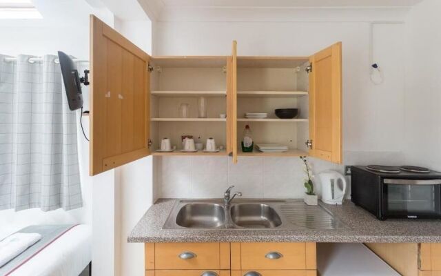 INNit Rooms - Upper Rock
