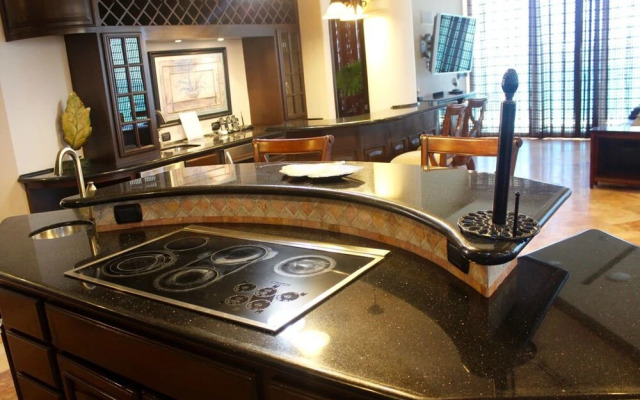 Esmeralda 3BR Jacuzzi EA 101 by Casago