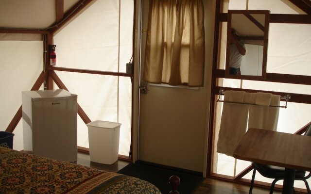 Mariposa Fair Bungalow Tent Cabins - Caravan Park