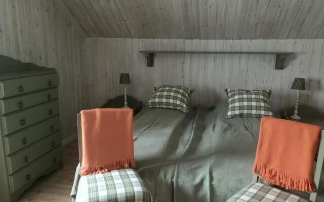 Stuga på Brattmon