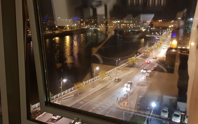 2 Bedroom Apartment Bishops Quay