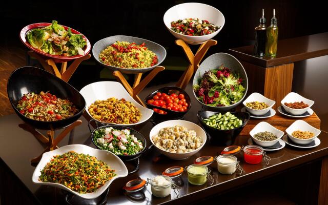 Holiday Inn Edinburgh by IHG