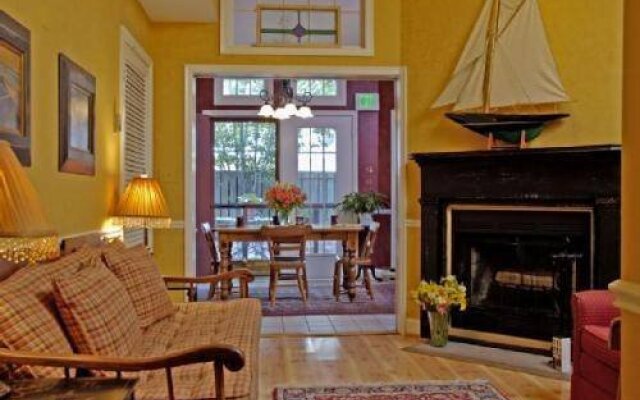 Celie's Waterfront Inn