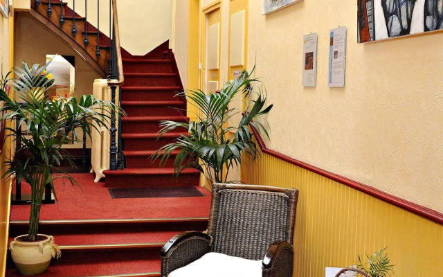 Citôtel le Plat dEtain