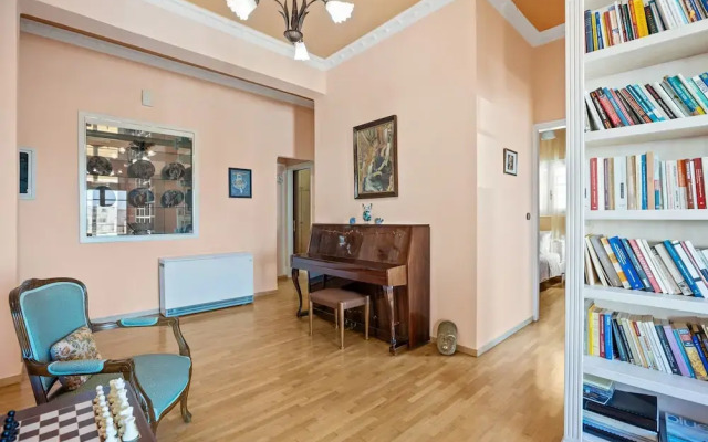 Artistic Apartment in Chania