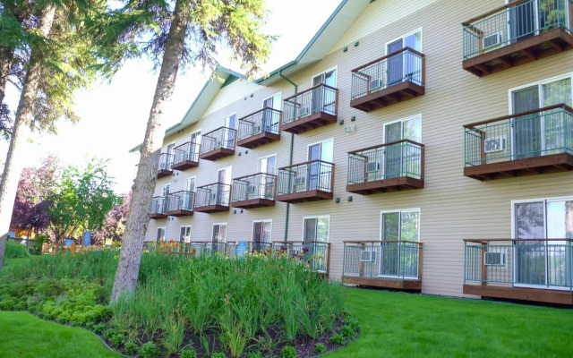 Pike's Waterfront Lodge
