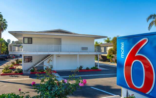 Motel 6 Santa Barbara, CA - State Street