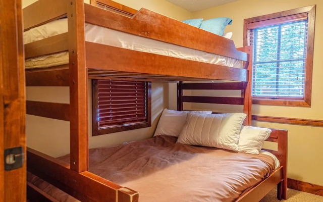 Woodhaven #32 By Bear Country