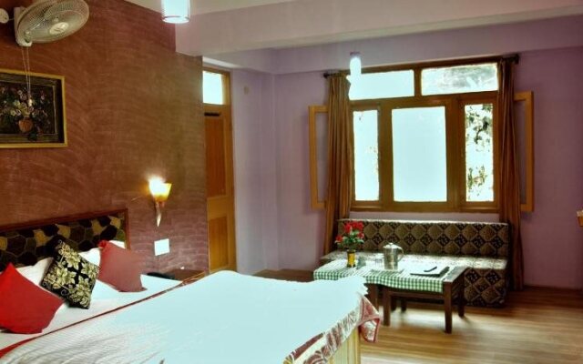 Hotel Chetna & Cottages