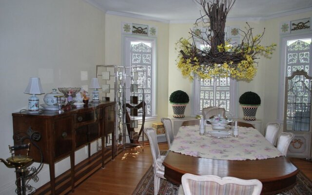 Fernbrook Inn