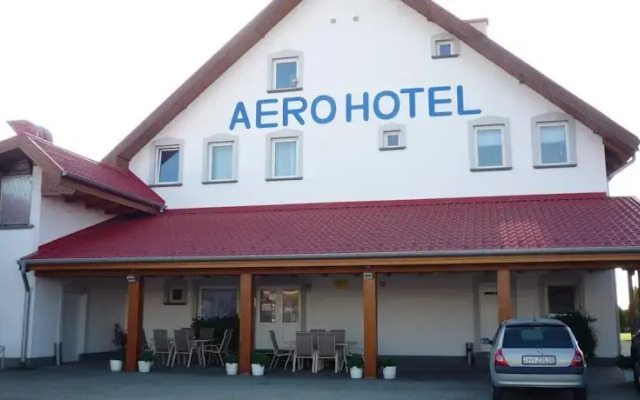Aero Hotel & Etterem