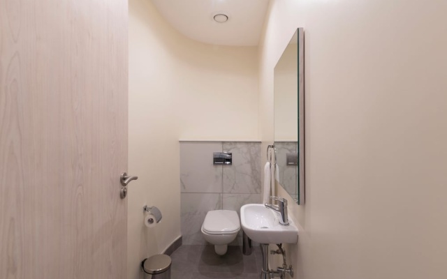 Capital M Apartments by YourHost