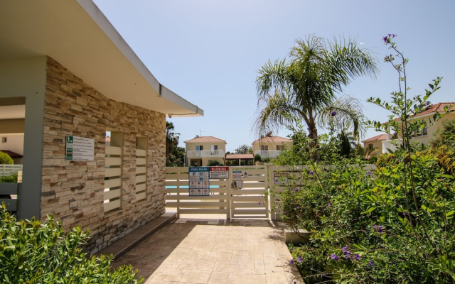 Phaedrus Living Seaside Luxury Flat Pervolia