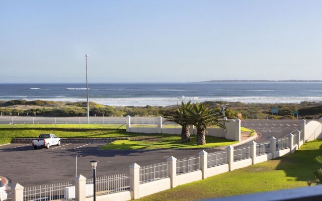 Big Bay Beach Club 21