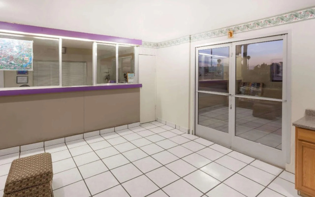 Rodeway Inn & Suites Blythe I-10