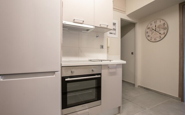 Luxurious 5 bedroom-3 bathroom Apartment 2- Athens