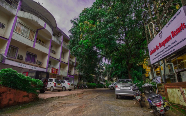 OYO 15758 Elegant 1 BHK Calangute