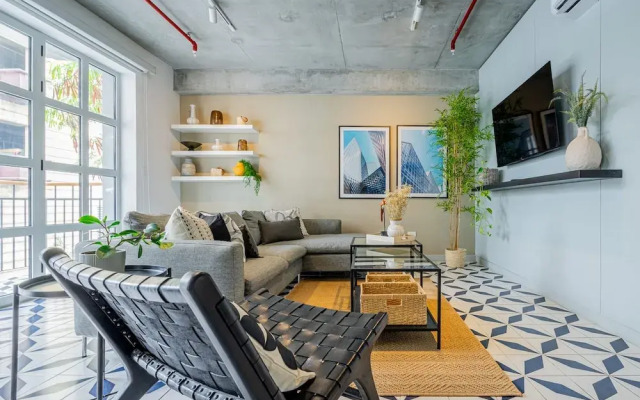 w Cozy 2BR in Plaza Herrera