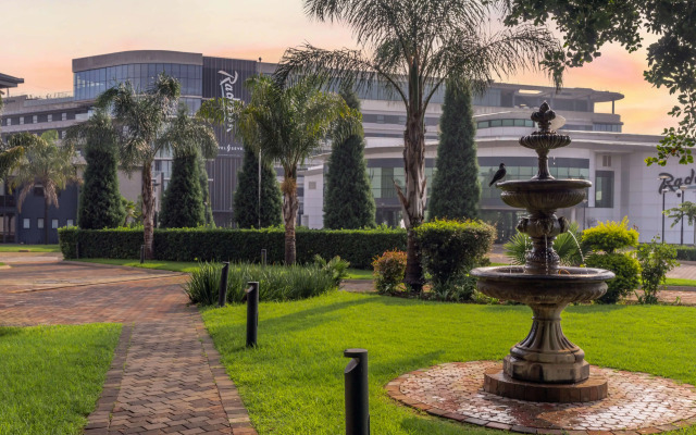 Radisson Hotel and Convention Centre OR Tambo Airport