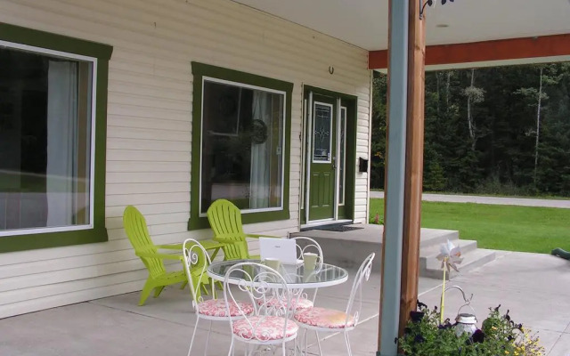 Bell Mountain Motel McBride