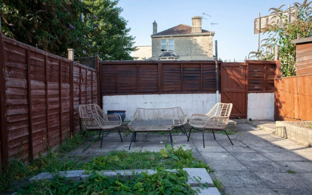 Homely 3 Bedroom House in Bath