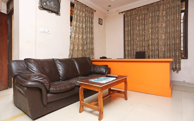 Oyo Flagship 4877 Aradhya Residency