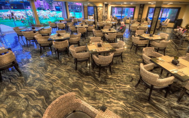 Africana Hotel & Spa