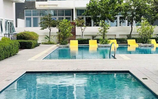 Spacious Comfort & Charm