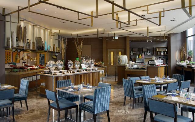 Holiday Inn & Suites Makati by IHG